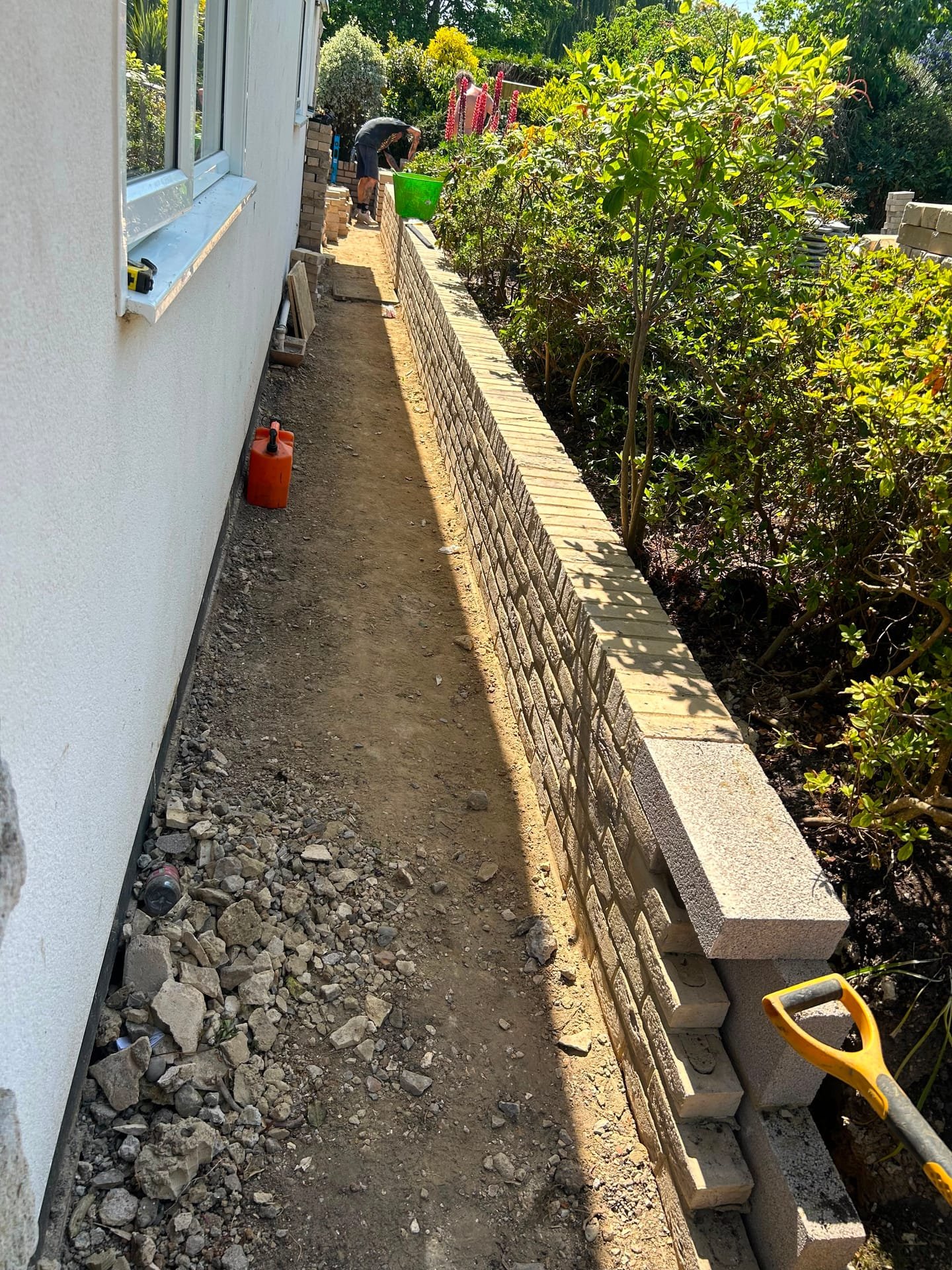 Retaining wall